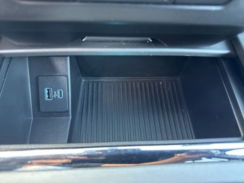 Used 2021 Ford Expedition XLT image 25