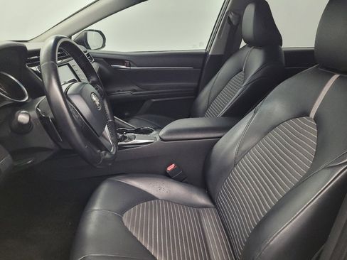 Used 2018 Toyota Camry SE FWD image 17