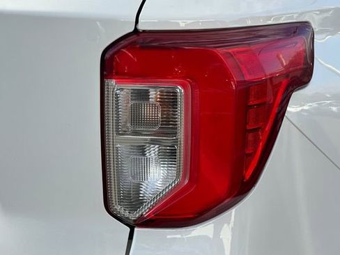 Used 2021 Ford Explorer King Ranch w/ Premium Technology Package image 52