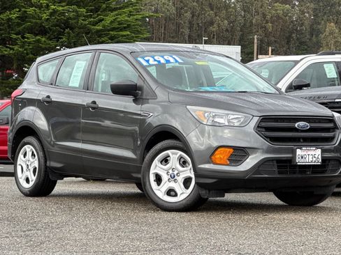 Used 2019 Ford Escape S image 2