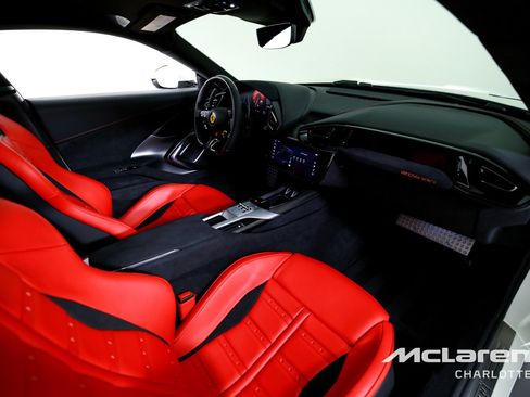 Used 2025 Ferrari 12Cilindri RWD image 20