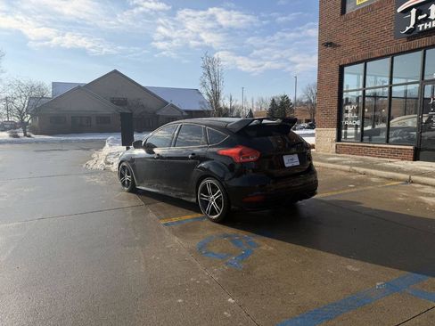 Used 2016 Ford Focus ST w/ Equipment Group 402A image 9