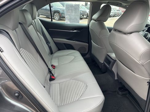 Used 2021 Toyota Camry SE w/ Convenience Package image 17