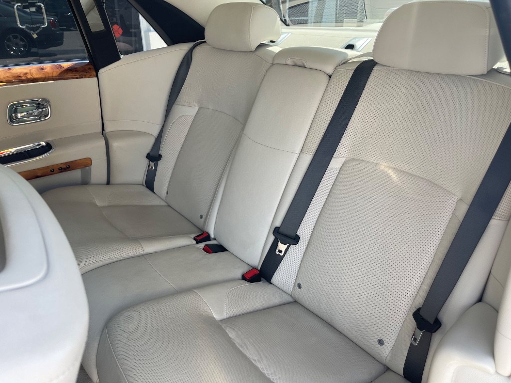 Used 2011 Rolls-Royce Ghost RWD image 23