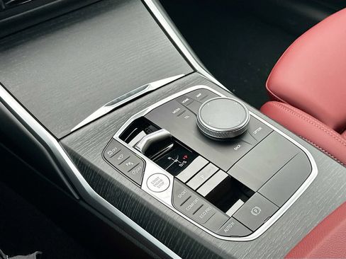 New 2026 BMW 330i xDrive Sedan w/ M Sport Package AWD/4WD image 17