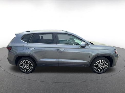 Used 2025 Volkswagen Taos SE FWD image 22
