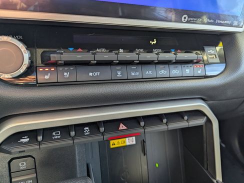 Used 2023 Toyota Tundra Limited image 19