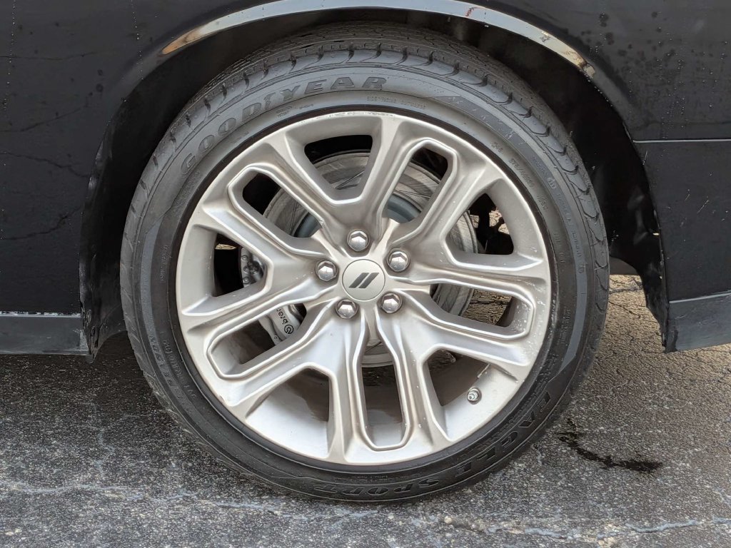 Used 2020 Dodge Challenger R/T RWD image 11