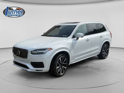 Used 2022 Volvo XC90 T6 Momentum AWD/4WD image 1