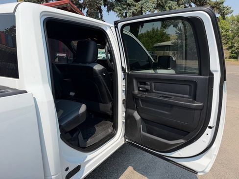 Used 2022 RAM 2500 Tradesman w/ Safety Group AWD/4WD image 25