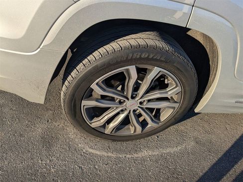 Used 2019 GMC Terrain Denali w/ Advanced Safety Package image 10