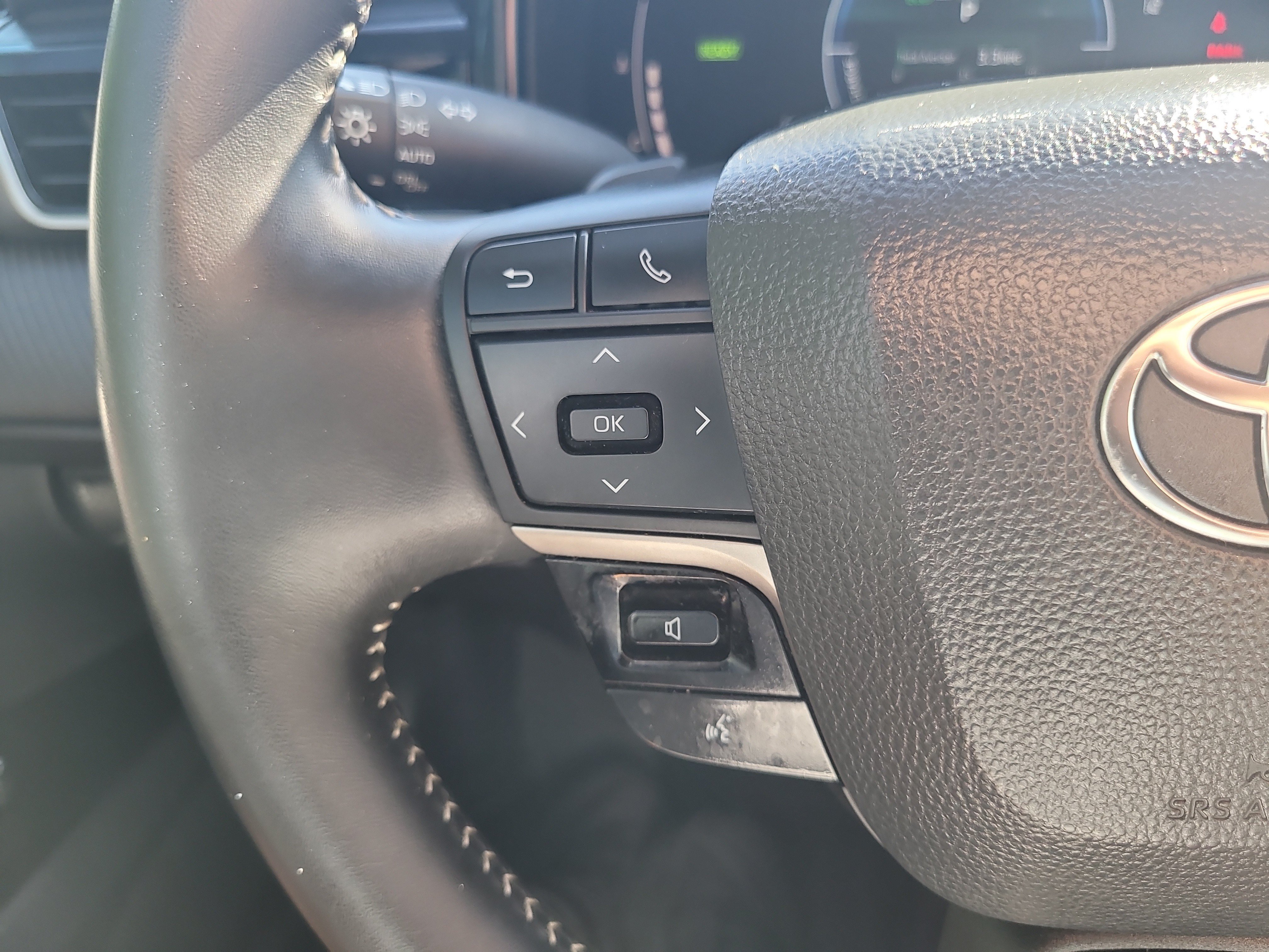 Used 2025 Toyota Camry SE w/ Multimedia Upgrade Package FWD image 29