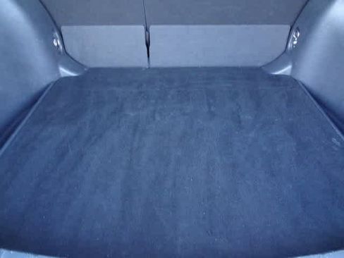 Used 2025 Toyota Corolla Cross LE image 8