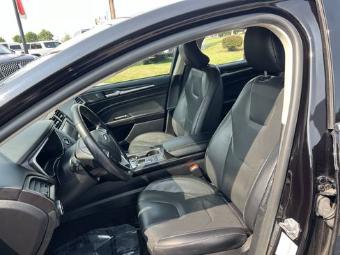Used 2019 Ford Fusion Energi Titanium FWD image 13