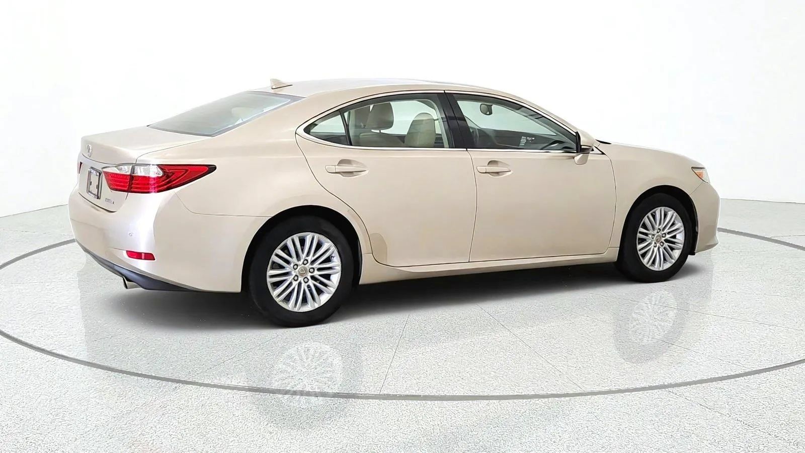 Used 2014 Lexus ES 350 w/ Luxury Package FWD image 9
