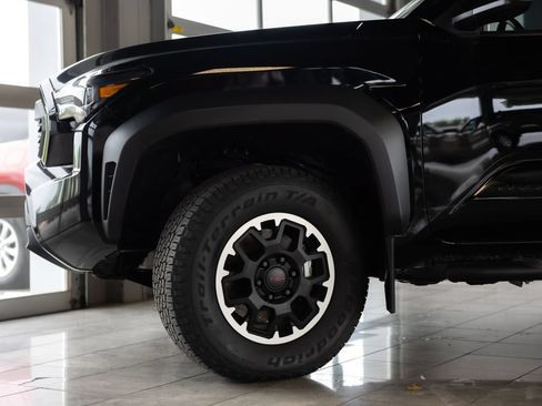 Used 2024 Toyota Tacoma TRD Off-Road AWD/4WD image 9