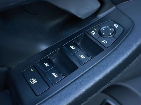 Used 2025 BMW 530i RWD image 37