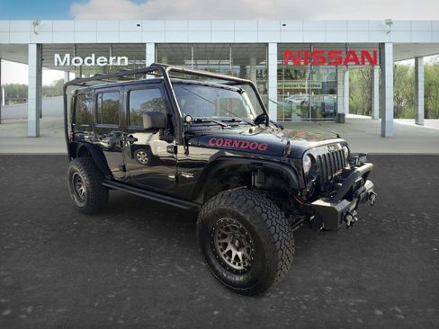 Used 2012 Jeep Wrangler Unlimited Sahara w/ Connectivity Group image 7