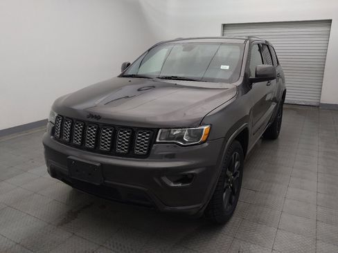 Used 2020 Jeep Grand Cherokee Altitude image 15