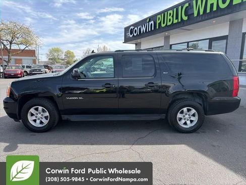 Used 2013 GMC Yukon XL SLT w/ SLT-2 Equipment Package AWD/4WD image 8