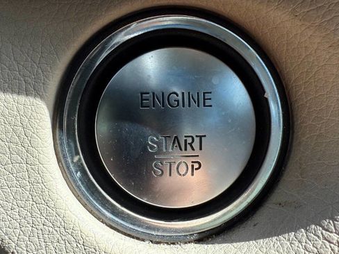 Used 2015 Mercedes-Benz E 350 4MATIC Sedan image 30