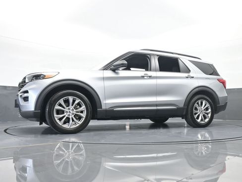 Used 2022 Ford Explorer XLT w/ Equipment Group 202A image 54