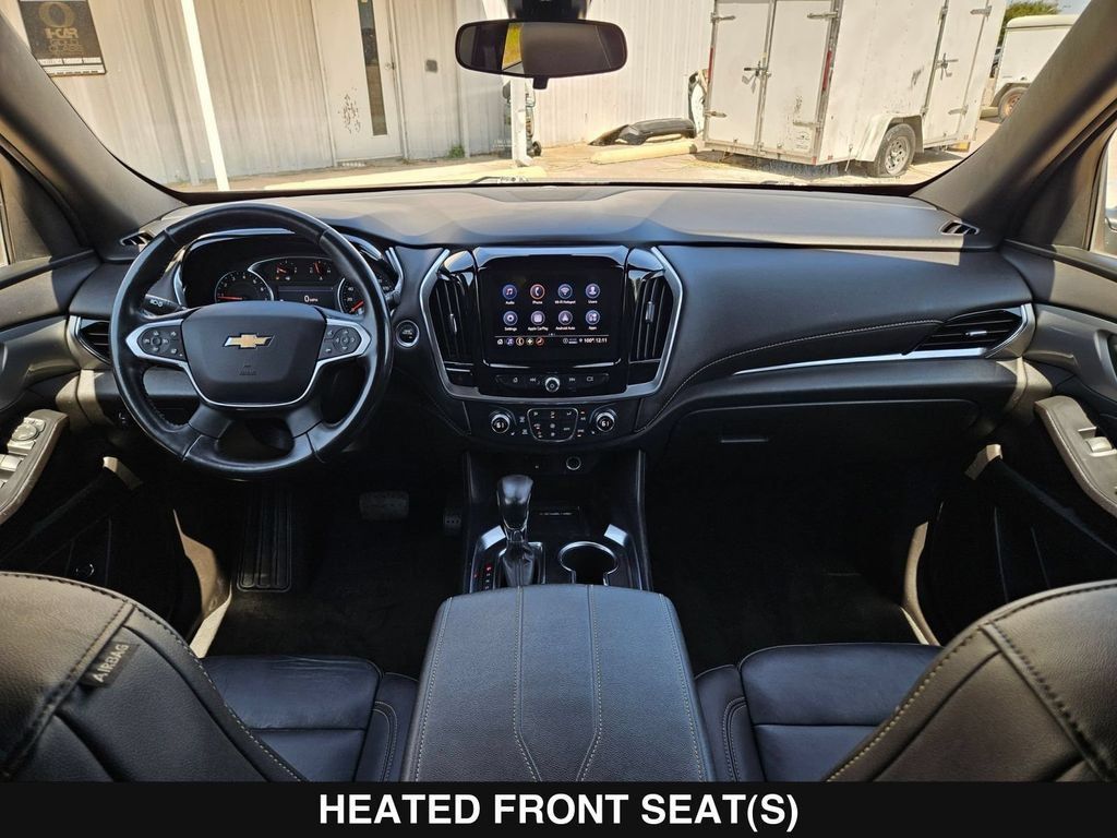 Used 2022 Chevrolet Traverse LT FWD image 18