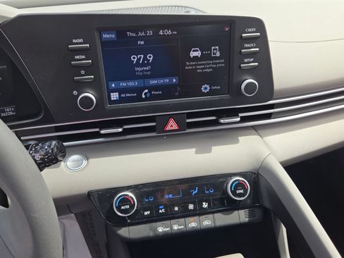 Used 2023 Hyundai Elantra SEL FWD image 18