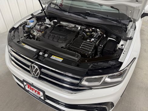 Used 2022 Volkswagen Tiguan SEL R-Line image 23