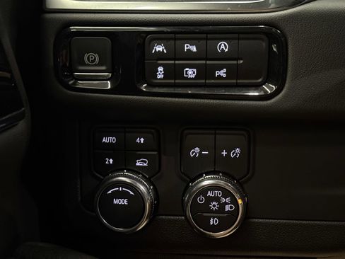 Used 2025 GMC Yukon XL Denali AWD/4WD image 49