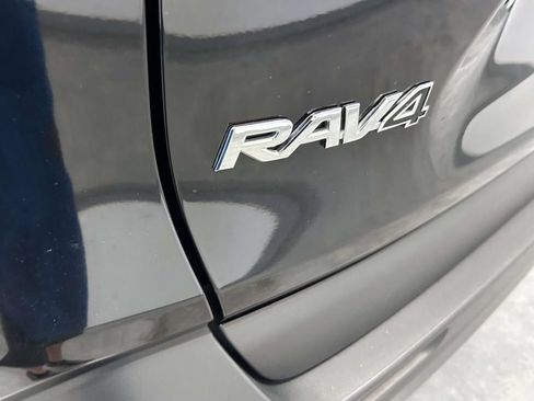 Used 2025 Toyota RAV4 XLE AWD/4WD image 10