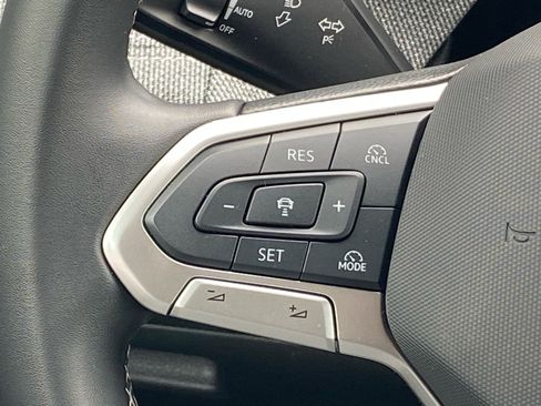 Used 2025 Volkswagen Tiguan S AWD/4WD image 8