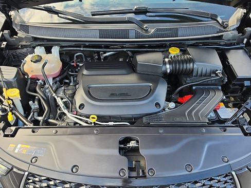 Used 2024 Chrysler Pacifica Touring-L FWD image 34