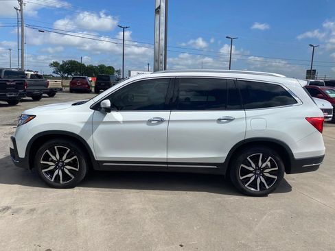 Used 2022 Honda Pilot Touring image 2