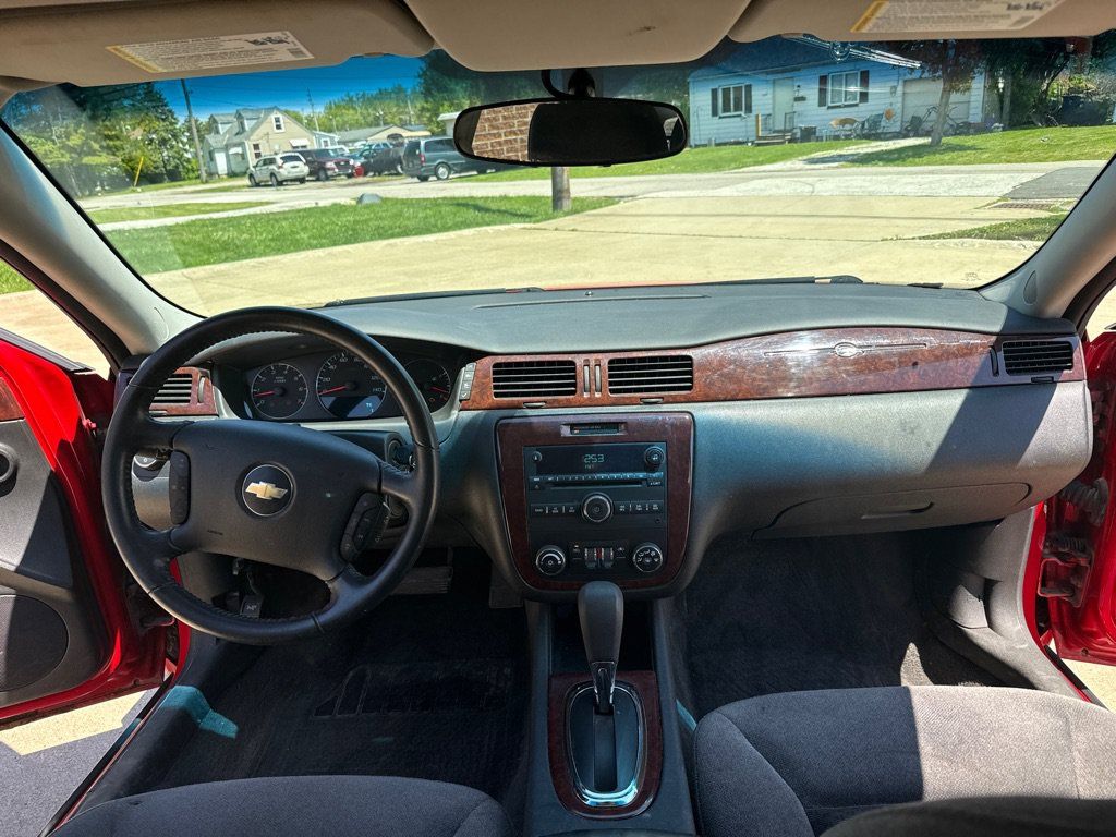 Used 2010 Chevrolet Impala LT FWD image 9