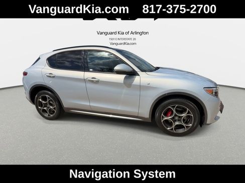 Used 2022 Alfa Romeo Stelvio AWD image 2