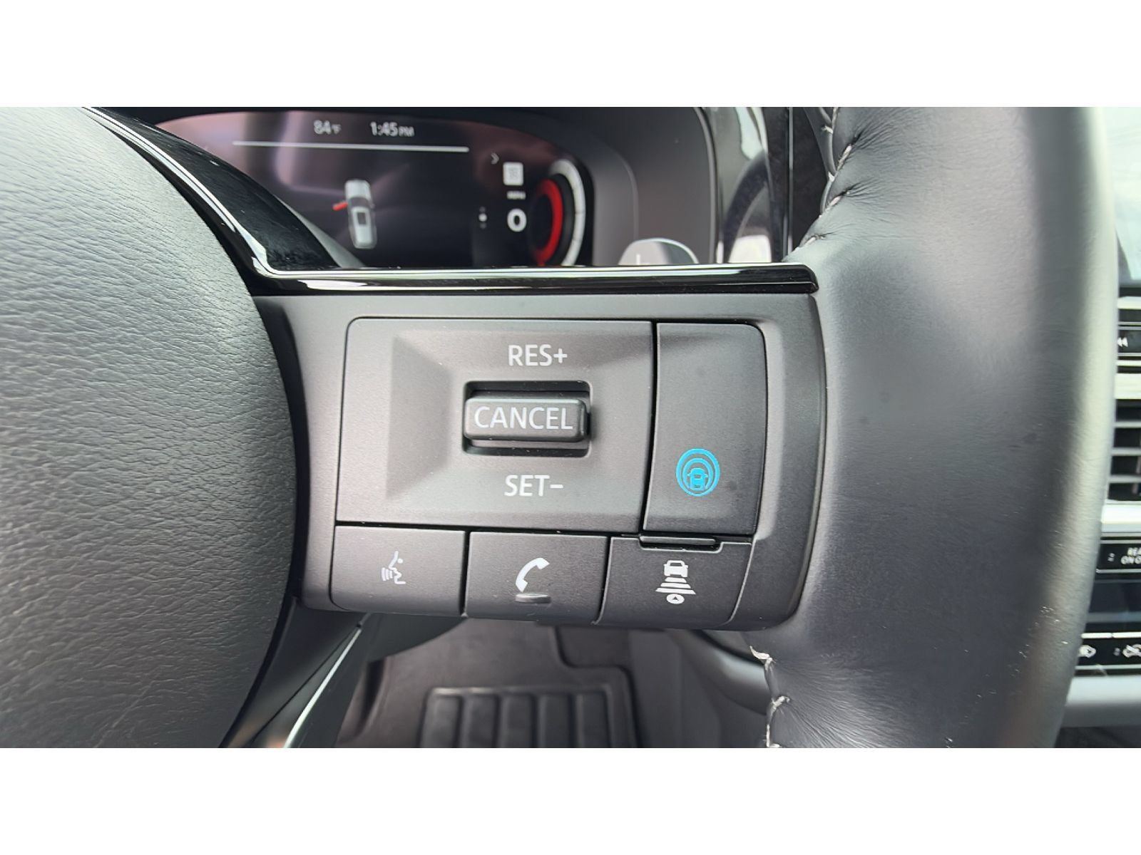 Used 2025 Nissan Pathfinder Platinum AWD/4WD image 26