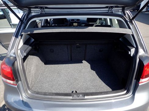 Used 2013 Volkswagen Golf TDI image 11