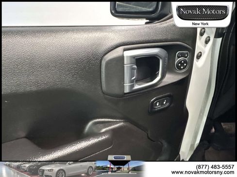 Used 2022 Jeep Gladiator Sport image 13