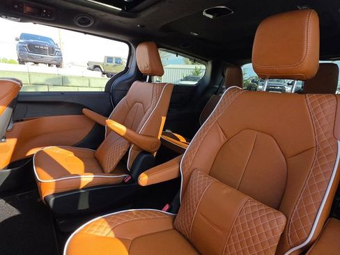 New 2026 Chrysler Pacifica Pinnacle AWD/4WD image 20