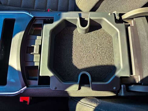 Used 2022 Ford Edge SE w/ Black Appearance Package image 27