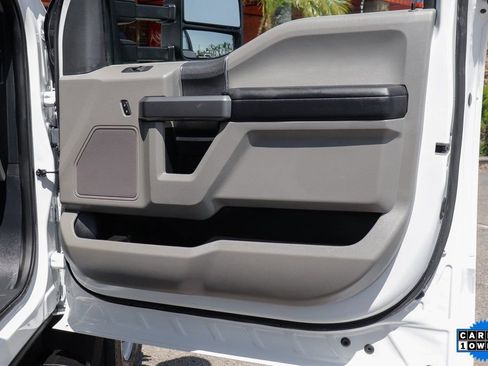 Used 2022 Ford F550 2WD Regular Cab Super Duty w/ XLT Value Package image 40