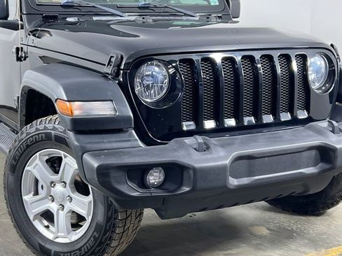 Used 2018 Jeep Wrangler Unlimited Sport S image 42