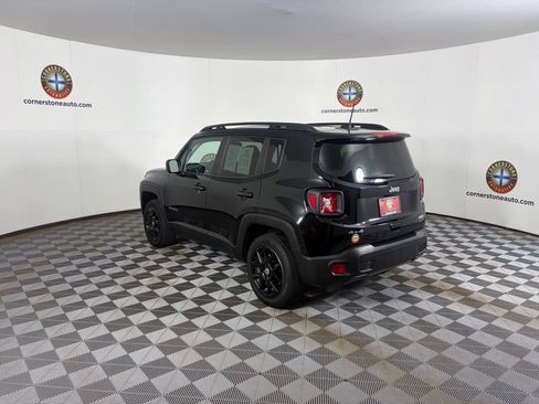 Used 2022 Jeep Renegade Latitude AWD/4WD image 19