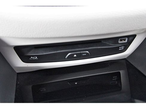 Used 2021 Chrysler Pacifica Limited w/ Uconnect Theater Family Group image 31