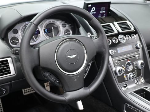 Used 2015 Aston Martin DB9 Volante RWD image 24