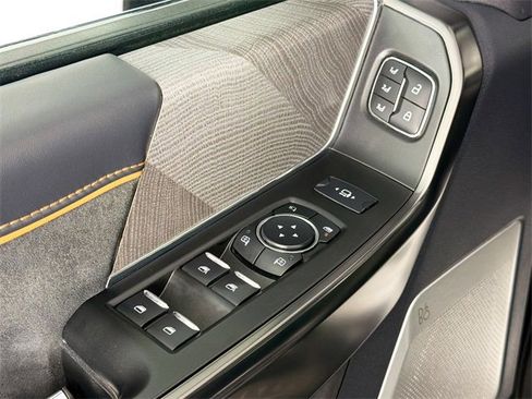 Used 2024 Ford F250 Platinum image 17