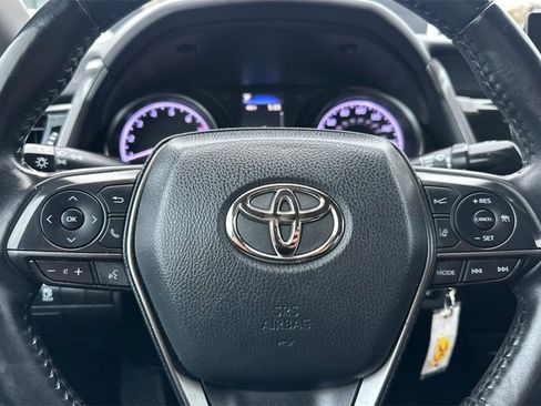 Used 2022 Toyota Camry SE image 25