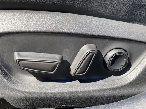 Used 2022 Toyota Camry SE image 17