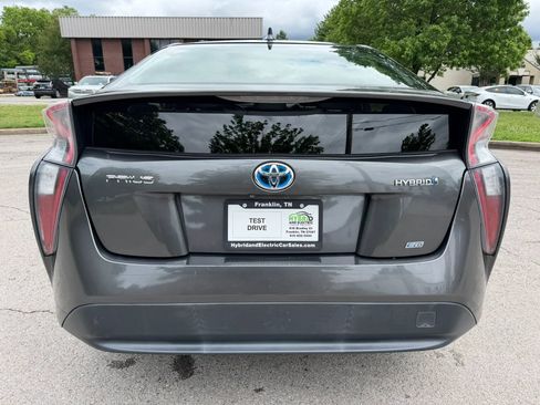 Used 2016 Toyota Prius Two FWD image 11